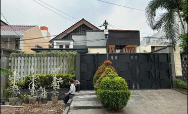 Rumah Cantik Disewakan di daerah Matraman, Jakarta Timur