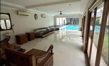 Rumah Cantik Disewakan di daerah Matraman, Jakarta Timur