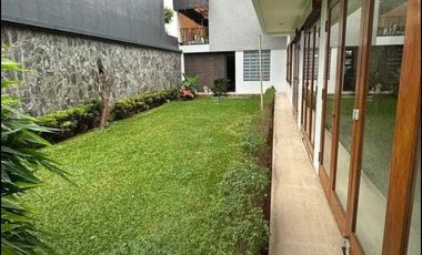 Rumah Cantik Disewakan di daerah Matraman, Jakarta Timur