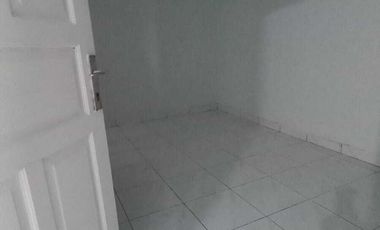 Disewakan Rumah 2 Lantai Siap Pakai sudah renov di Taman Palem lestari