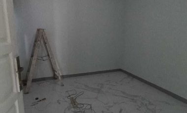 Disewakan Rumah 2 Lantai Siap Pakai sudah renov di Taman Palem lestari