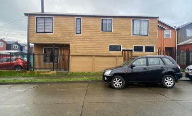 SE ARRIENDA CASA AMOBLADA EN BARRIO LOS CONQUISTADORES