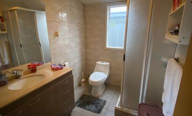 SE ARRIENDA CASA AMOBLADA EN BARRIO LOS CONQUISTADORES