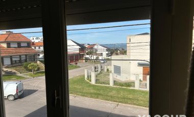 Casa en alquiler temporario - 4 Dormitorios 2 Baños - Mar del Plata