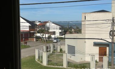 Casa en alquiler temporario - 4 Dormitorios 2 Baños - Mar del Plata