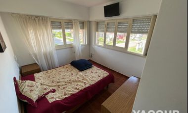 Casa en alquiler temporario - 4 Dormitorios 2 Baños - Mar del Plata