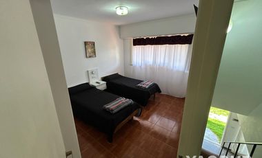 Casa en alquiler temporario - 4 Dormitorios 2 Baños - Mar del Plata