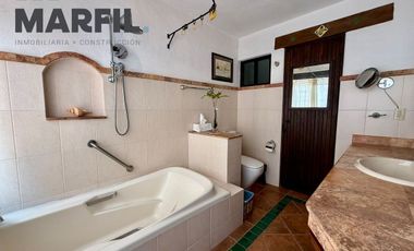 Hermosa Casa estilo Colonial 4 Recámaras en Venta en Esmeralda Norte Colima