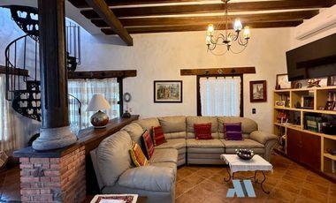 Hermosa Casa estilo Colonial 4 Recámaras en Venta en Esmeralda Norte Colima
