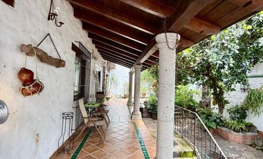 Hermosa Casa estilo Colonial 4 Recámaras en Venta en Esmeralda Norte Colima