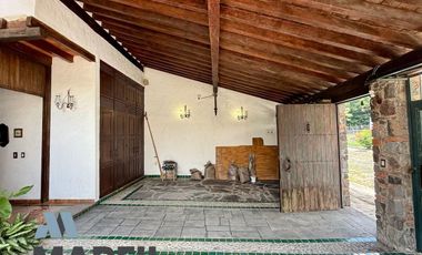 Hermosa Casa estilo Colonial 4 Recámaras en Venta en Esmeralda Norte Colima