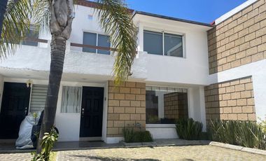 Casa en Venta Fracc Bosques de Encinos, cerca carretera México Toluca