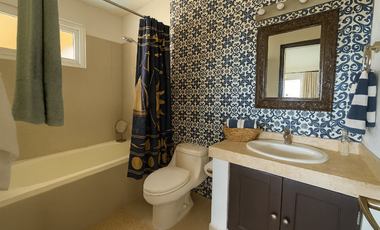 Amplio Condominio de 4 Recámaras en Orquídeas Flamingos – Comunidad Cerrada con Alberca, Tenis y Cuotas de Mantenimiento Bajas en Nuevo Vallarta