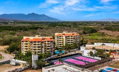 Amplio Condominio de 4 Recámaras en Orquídeas Flamingos – Comunidad Cerrada con Alberca, Tenis y Cuotas de Mantenimiento Bajas en Nuevo Vallarta