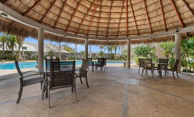 Amplio Condominio de 4 Recámaras en Orquídeas Flamingos – Comunidad Cerrada con Alberca, Tenis y Cuotas de Mantenimiento Bajas en Nuevo Vallarta