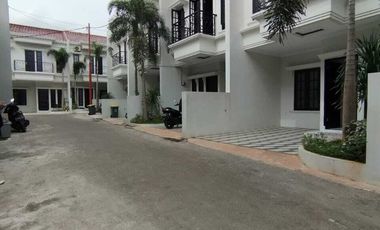 Rumah Modern classic Dalam  Cluster Jagakarsa  Jakarta Selatan