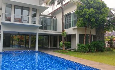 Rumah cozy halaman luas dekat fasilitas umum di Cipete