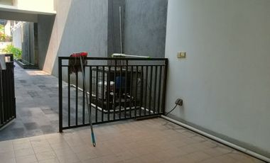 Rumah cozy halaman luas dekat fasilitas umum di Cipete