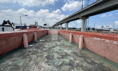 Gran oportunidad sobre Av. Las Torres | Edificio ideal para negocio