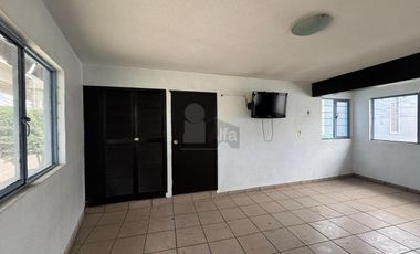 Gran oportunidad sobre Av. Las Torres | Edificio ideal para negocio