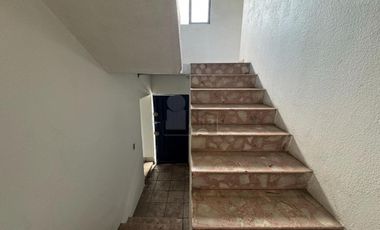 Gran oportunidad sobre Av. Las Torres | Edificio ideal para negocio