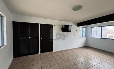 Gran oportunidad sobre Av. Las Torres | Edificio ideal para negocio