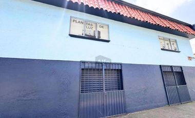 Gran oportunidad sobre Av. Las Torres | Edificio ideal para negocio