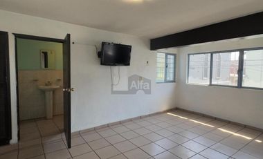 Gran oportunidad sobre Av. Las Torres | Edificio ideal para negocio