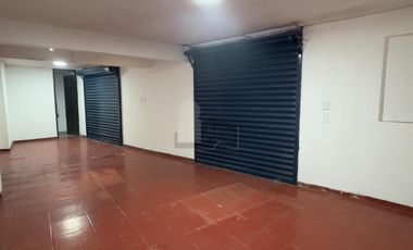 Gran oportunidad sobre Av. Las Torres | Edificio ideal para negocio