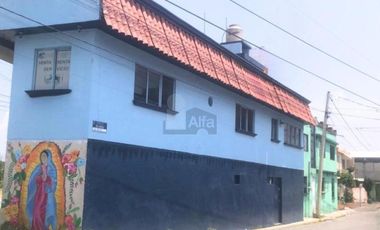 Gran oportunidad sobre Av. Las Torres | Edificio ideal para negocio