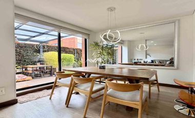 Casa moderna con espacios únicos y gran zona verde en Palos Verdes