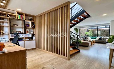 Casa moderna con espacios únicos y gran zona verde en Palos Verdes