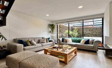 Casa moderna con espacios únicos y gran zona verde en Palos Verdes