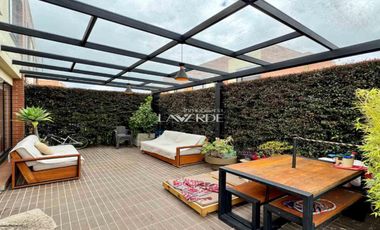 Casa moderna con espacios únicos y gran zona verde en Palos Verdes