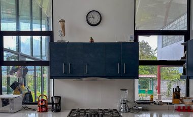 Finca en Venta Baeza provincia Napo 7 Hectáreas con 3 Casas y Laguna privada