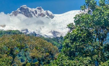 Finca en Venta Baeza provincia Napo 7 Hectáreas con 3 Casas y Laguna privada