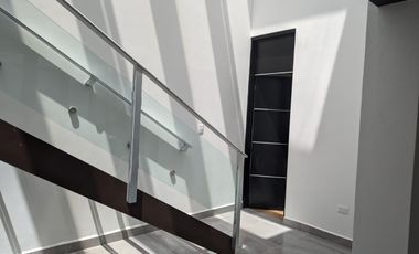 CASA EN RENTA EN PLAZUELAS DE ZEREZOTLA,  PARA PERSONAS DE 3A EDAD CON ELEVADOR