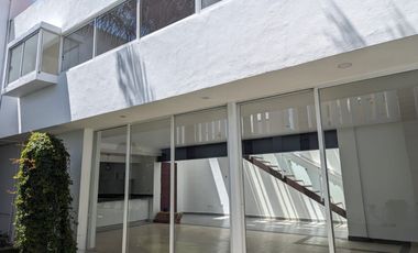 CASA EN RENTA EN PLAZUELAS DE ZEREZOTLA,  PARA PERSONAS DE 3A EDAD CON ELEVADOR