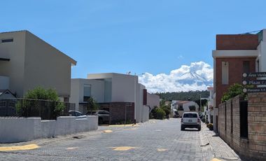 CASA EN RENTA EN PLAZUELAS DE ZEREZOTLA,  PARA PERSONAS DE 3A EDAD CON ELEVADOR