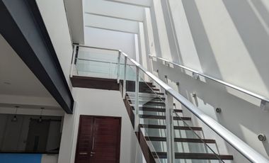 CASA EN RENTA EN PLAZUELAS DE ZEREZOTLA,  PARA PERSONAS DE 3A EDAD CON ELEVADOR