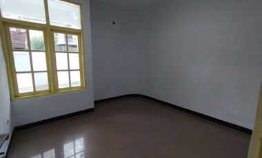 Rumah Bisa Untuk Kantor Di Griya Indah Jl. Godean  KM 3 Dekat UGM