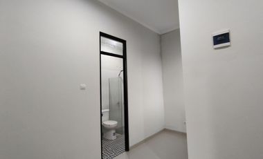 Rumah 2 lantai Cantik Modern selangkah ke stasiun jurangmangu