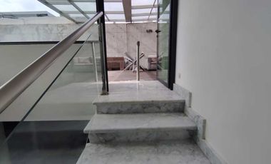 Casa Remodelada con Acabados Premium