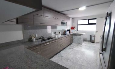 Casa Remodelada con Acabados Premium