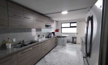 Casa Remodelada con Acabados Premium