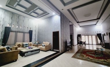 Rumah Mewah 1.5 Lt Luas Akses  Lebar Jln Utama Solo