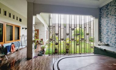 Rumah Mewah 1.5 Lt Luas Akses  Lebar Jln Utama Solo