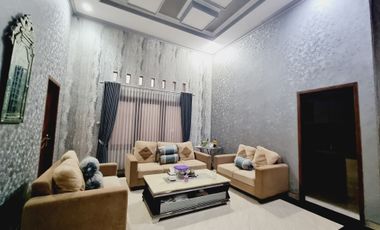 Rumah Mewah 1.5 Lt Luas Akses  Lebar Jln Utama Solo