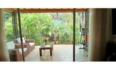 Venta Casa en El Poblado Alto con Jardín Privado. 2 Niveles