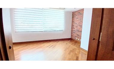 Venta Casa en El Poblado Alto con Jardín Privado. 2 Niveles